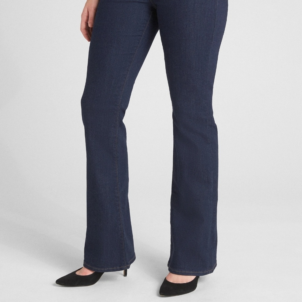 🎉3/$15 sale! Gap sexy boot jeans